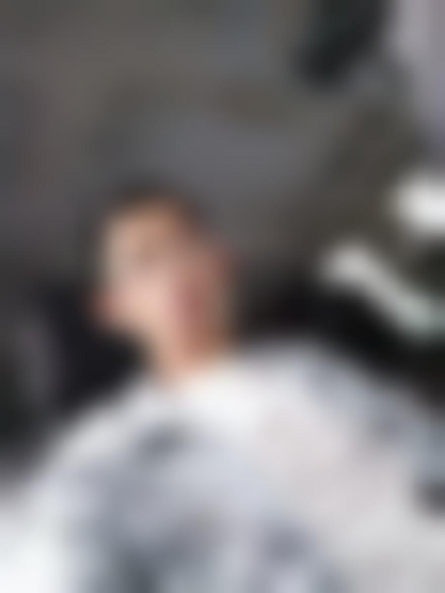 Privacy-protected Chinese gentleman profile